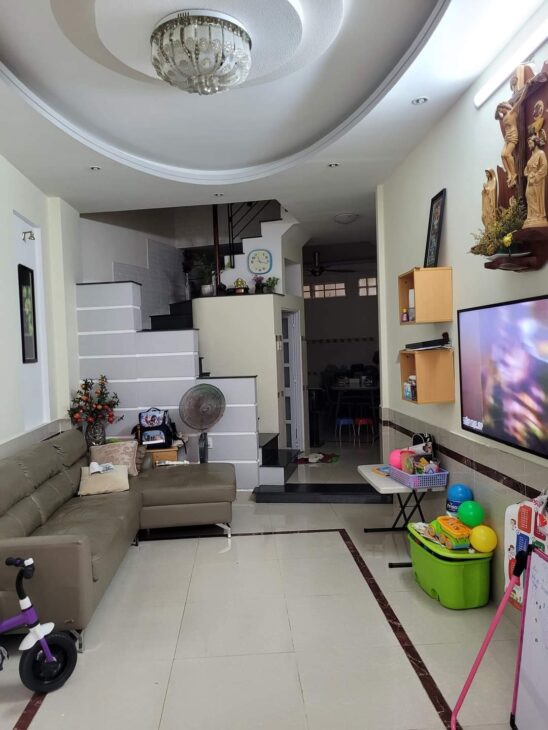 Bán nhà PHÚ NHUẬN, DUY TÂN, 50m2, 4 tầng, giá 6.1 tỷ.