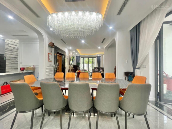 Bán biệt thự Ciputra Hà Nội diện tích 300m2 đường đôi 40m giá rẻ chỉ 105 tỷ LH 0985 680 788
