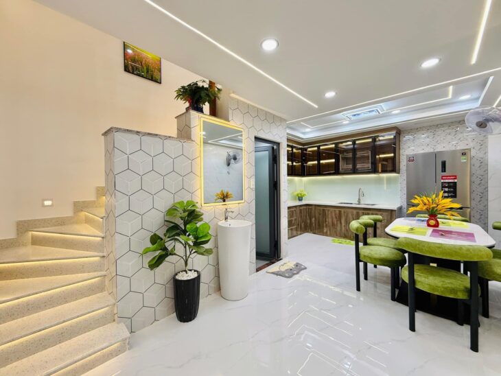 MUA NHÀ NỞ HẬU 4M ĐƯỜNG 5M 3 LẦU