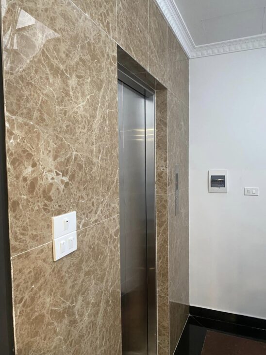 ⚜️ NHÀ MẶT PHỐ THỤY KHUÊ, 40M2 6T THANG MÁY, MT 4M, SỔ VUÔNG NỞ HẬU, CHỈ 17.6 TỶ⚜️