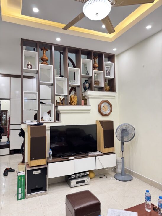 Bán nhà thanh nhàn 4 tầng long lanh dân xây ở ngay hai bà trưng