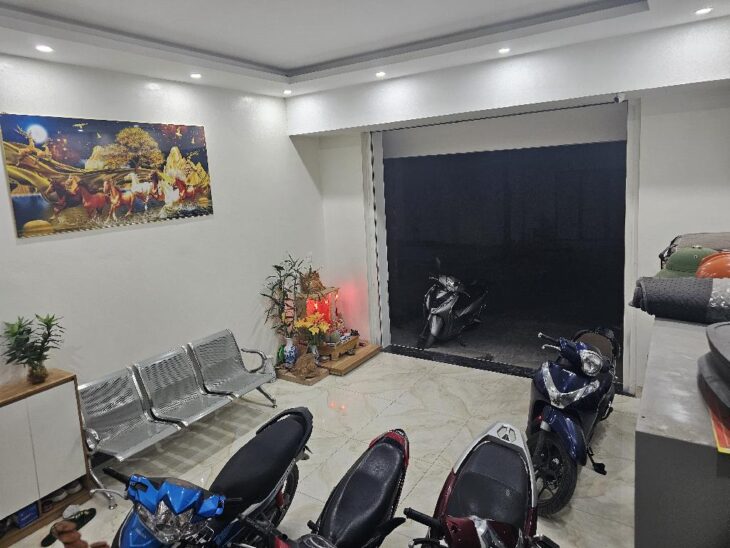 SIÊU PHẨM NHÀ ĐẸP 5 TẦNG RỘNG 75M2 CHỈ 15Đ TẠI KĐT ĐÔ NGHĨA HÀ ĐÔNG, PHÂN LÔ , VỈA HÈ , OTO TRÁNH ,