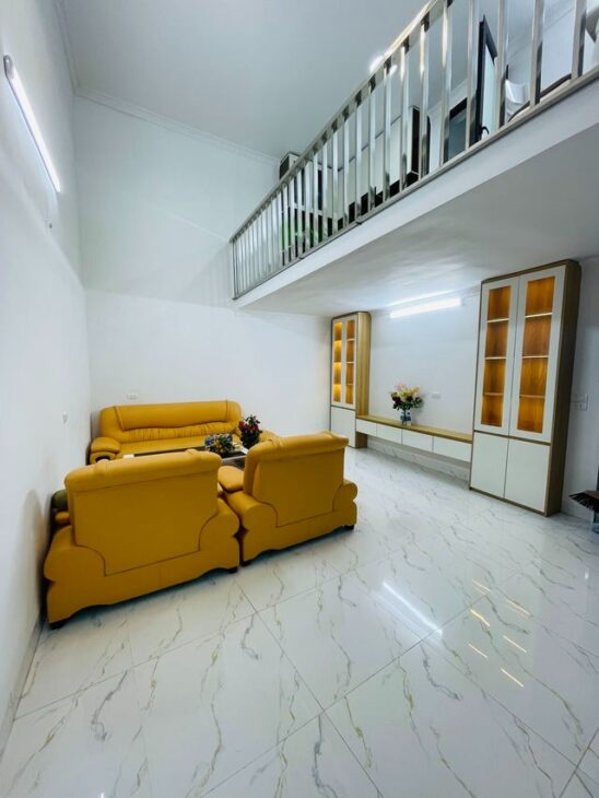 Bán nhà phố Cự Lộc – gần Ngã Tư Sở, 37m2, 5 tầng, 3 ngủ mới cứng chỉ 5,8 tỷ