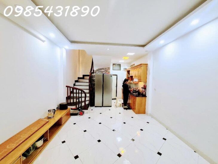 Cần bán gấp nhà mới tinh xây 5 tầng 32m2 tại phố Bằng Liệt cạnh KDT Linh Đàm, giá nhỉnh 5 tỷ