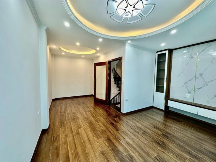 Bán Nhà Phố Đông Tác – Cạnh Vincom Chùa Bộc – Nhà mới – DT 42m X 6 Tầng X MT 5m – Nhỉnh 8 tỷ