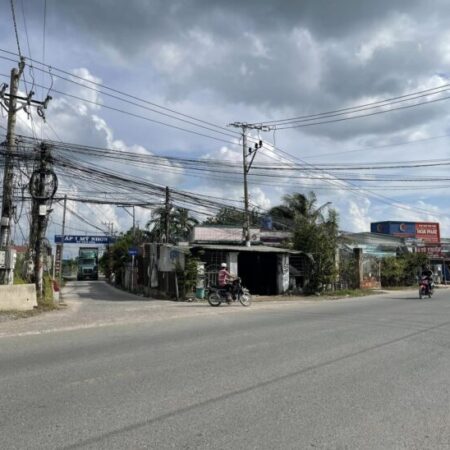 Nhà bán sân vườn, dt 445m², 4PN, 2WC, Bến Lức, Long An – 4 tỷ55