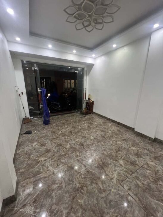 nhà đẹp Ngọc Lâm, 45m x 5 tầng, kinh doanh, ôtô đỗ cửa, chỉ 12 tỷ