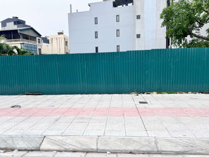 bán mảnh đất mặt phố Hồng Tiến, 108m, mặt tiền 8m, vỉa hè đá bóng, ko dính cầu vượt, full thổ cư