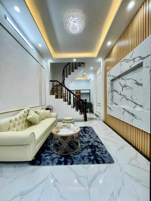CẦU GIẤY NHÀ ĐẸP – NỘI THẤT ĐẸP- Ô TÔ ĐỖ CỬA – VỀ Ở LUÔN – 40M*4TẦNG