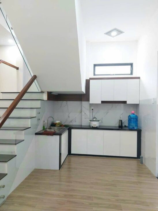 NHÀ 2 TẦNG TTTP THÍCH HỢP Ở VÀ KINH DOANH ĐƯỜNG BẾN CHỢ VẠN THẠNH -NHA TRANG