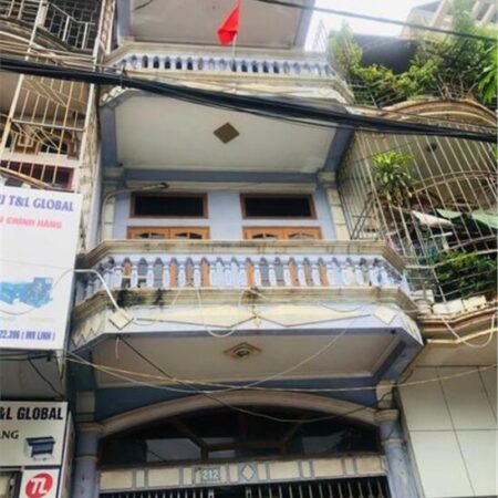 Nhà 3 tầng mặt đường Lê Đại Hành phường Kỳ Bá TpTB Dt 73 m2, MT 3.7m , giá 6,7 tỷ