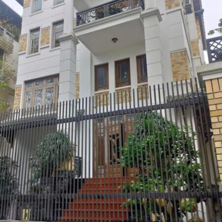 Hoàng Quốc Việt – nhà đẹp ở ngay – 80m – MT 5m – chỉ 11.5 tỷ