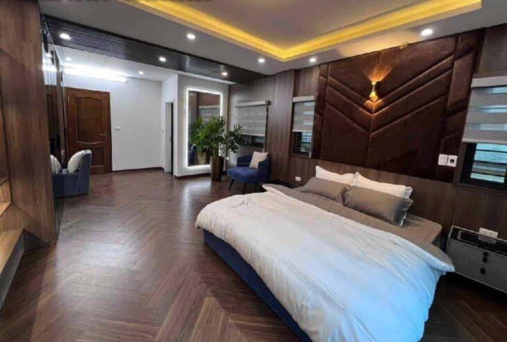 Chính chủ bán căn 4 tầng, 52m2, MT 4.5m, lô góc mặt tiền Âu Cơ – Tây Hồ, 18.35 tỷ