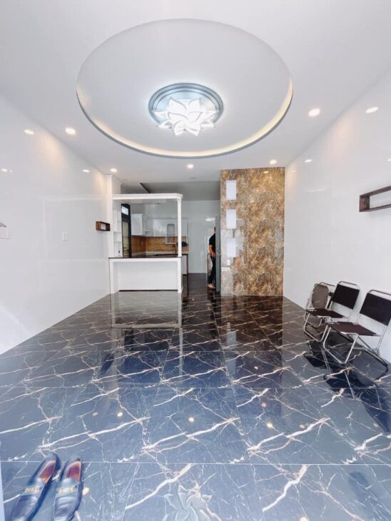 BÁN NHÀ 2 TẦNG – LÔ GÓC 2 MẶT TIỀN – NGAY TRUNG TÂM Q.7 – HẺM XE HƠI – 76M2 – 6,6 TỶ