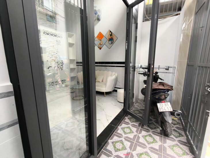 NHÀ TRUNG CHÁNH HÓC MÔN SHR. HOÀN CÔNG ĐỦ – HXH THÔNG CHỈ 2.85 Tỷ.