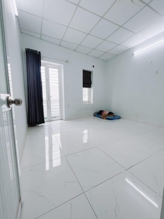 BÁN NHÀ 2 TẦNG – LÔ GÓC 2 MẶT TIỀN – NGAY TRUNG TÂM Q.7 – HẺM XE HƠI – 76M2 – 6,6 TỶ