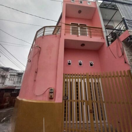 NHÀ 3 TẦNG – 45M2 — CÁCH LÊ THỊ HÀ 200M – SÁT THỊ TRẤN HÓC MÔN. Chỉ 2,55 Tỷ.