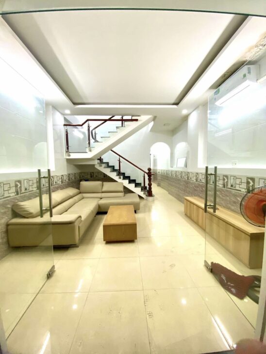 BÁN NHÀ 2 TẦNG – MẶT TIỀN ĐƯỜNG NHỰA LÊ THỊ HỒNG GẤM CÓ VỈA HÈ – VỪA Ở VỪA KINH DOANH.