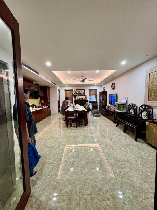 Người quen gửi bán nhà khu Vĩnh Phúc Ba Đình – 80m chỉ 11 tỷ