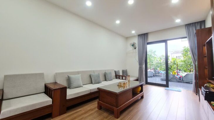 Bán Nhà Đẹp Mới Xây 3 Tầng Mặt Tiền – Giá 18 Tỷ NHA TRANG