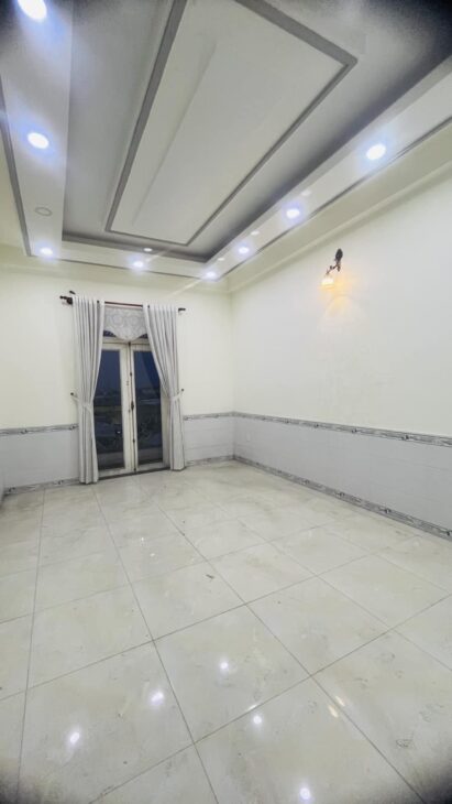 NHÀ ĐẸP, NỘI THẤT CAO CẤP, KHU DÂN TRÍ CAO XD ĐỒNG BỘ GẦN CHỢ HIỆP THÀNH.