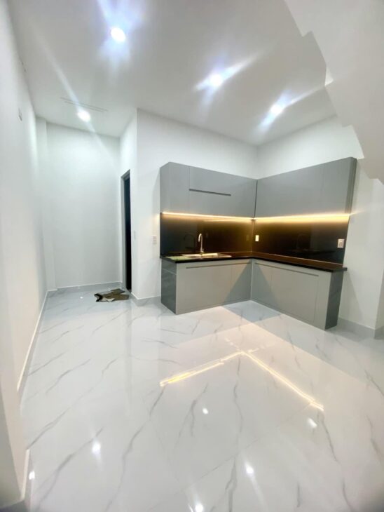 NHÀ 4 TẦNG THIẾT KẾ ĐẸP – HẺM NHỰA 5M – ĐI BỘ RA CHỢ ĐÔNG QUANG.