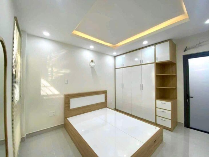 NHÀ 2 TẦNG THIẾT KẾ SANG TRỌNG – HẺM XE HƠI THÔNG – NGAY CHỢ HIỆP THÀNH.