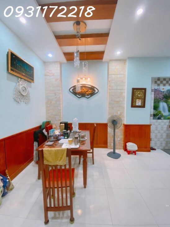 Mặt tiền hẻm 10 Âu Dương Lân 4.7×14 chỉ 8 tỷ 8