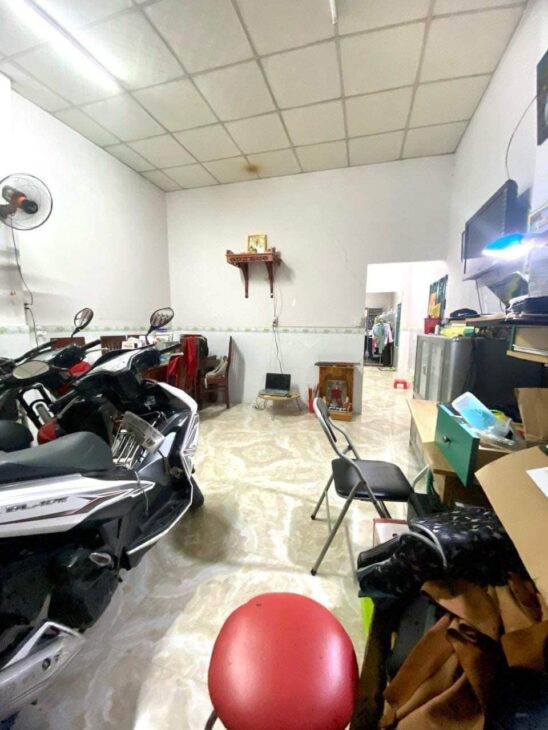NHÀ CÁCH CHỢ HÓC MÔN 200M – ĐI BỘ RA SIÊU THỊ COOPMART. Chỉ 2,5 tỷ.