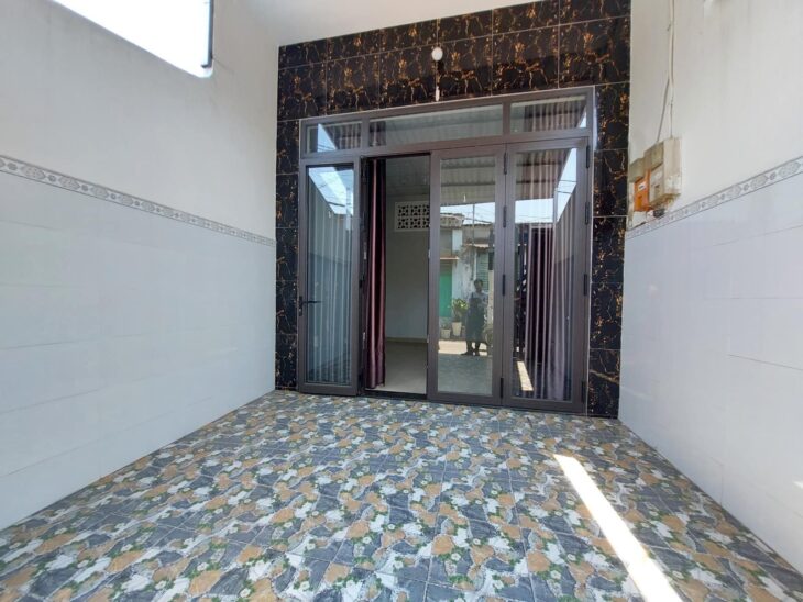 NHÀ CÁCH MT LÊ LỢI 20M – HXH THÔNG – TT HÓC MÔN – 74M2. Chỉ 3,7 TỶ TL.