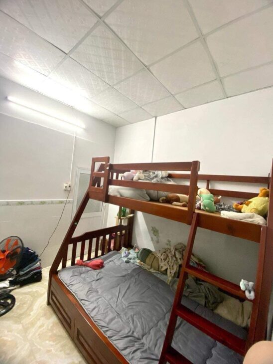 NHÀ CÁCH CHỢ HÓC MÔN 200M – ĐI BỘ RA SIÊU THỊ COOPMART. Chỉ 2,5 tỷ.