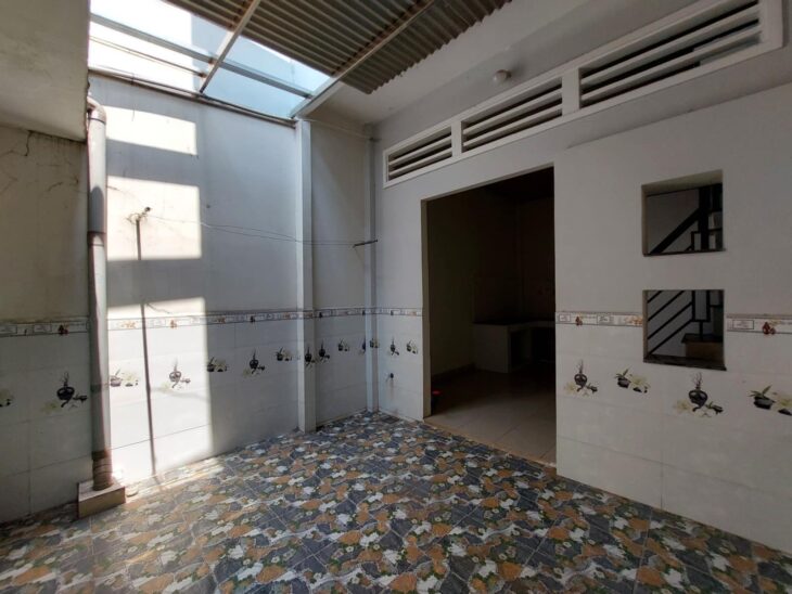 NHÀ CÁCH MT LÊ LỢI 20M – HXH THÔNG – TT HÓC MÔN – 74M2. Chỉ 3,7 TỶ TL.