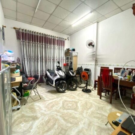 NHÀ CÁCH CHỢ HÓC MÔN 200M – ĐI BỘ RA SIÊU THỊ COOPMART. Chỉ 2,5 tỷ.