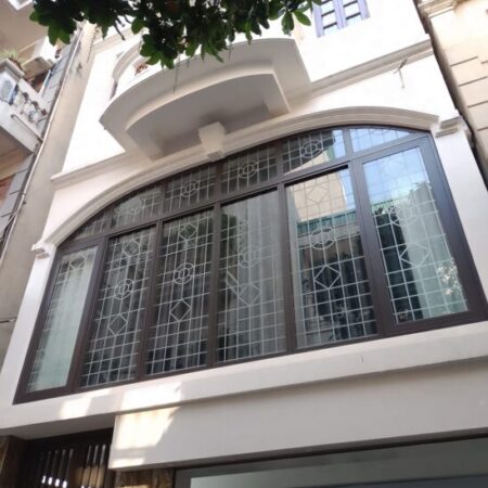 Cực hot phố Lạc Long Quân – KD văn phòng – 53m*5 tầng – nhà đẹp ở ngay – chỉ 15.4 tỷ