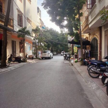 Hoàng Quốc Việt – phân lô ô tô tránh – ngõ thông – ô tô vào nhà – 60m nhỉnh 16 tỷ