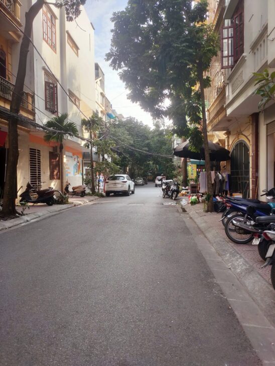 Hoàng Quốc Việt – phân lô ô tô tránh – ngõ thông – ô tô vào nhà – 60m nhỉnh 16 tỷ