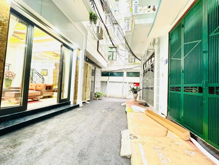 Bán Nhà Đẹp Có 102 Phố Thịnh Quang -Gần Ô tô – Ngõ to như Phố -Phân Lô Thoáng Trước Sau – DT 40m x
