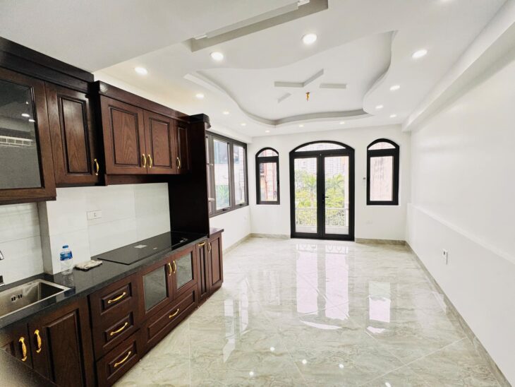 NHÀ MẶT NGÕ LÊ ĐỨC THỌ – THANG MÁY VỈA HÈ – Ô TÔ TRÁNH – KINH DOANH ĐỈNH – VỊ TRÍ GẦN NGÃ TƯ NÊN VÔ