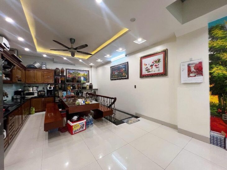 Hoàng Quốc Việt – phân lô ô tô tránh – ngõ thông – ô tô vào nhà – 60m nhỉnh 16 tỷ