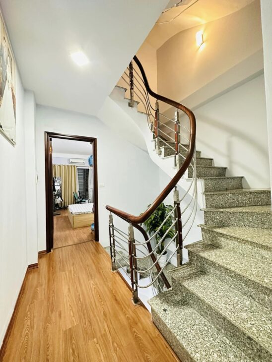 BÁN NHÀ TRIỀU KHÚC THANH XUÂN – GẦN PHỐ NGÕ THÔNG OTO ĐỖ CỬA – 50M 5T, NHỈNH 9 TỶ