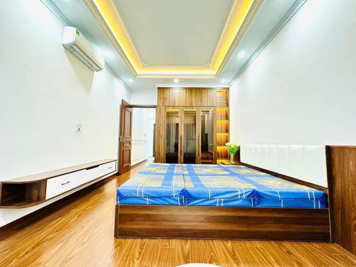 Bán Nhà Đẹp Có 102 Phố Thịnh Quang -Gần Ô tô – Ngõ to như Phố -Phân Lô Thoáng Trước Sau – DT 40m x