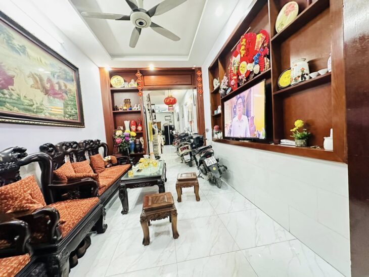 BÁN NHÀ TRIỀU KHÚC THANH XUÂN – GẦN PHỐ NGÕ THÔNG OTO ĐỖ CỬA – 50M 5T, NHỈNH 9 TỶ