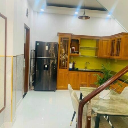 Giảm 300 triệu bán nhà LÊ VĂN SỸ, PN, 4m X 11m, 4 PN, 6.1 TỶ