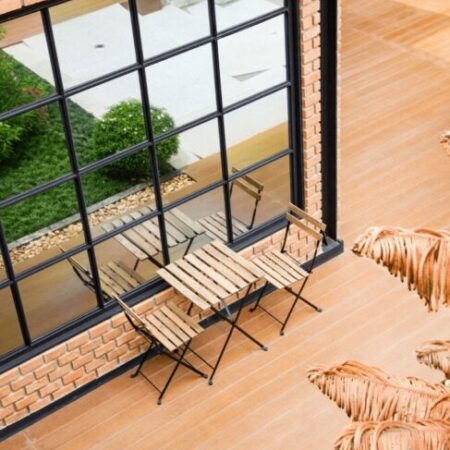 Tấm xi măng vân gỗ với gỗ tự nhiên: Lựa chọn nào tốt hơn?