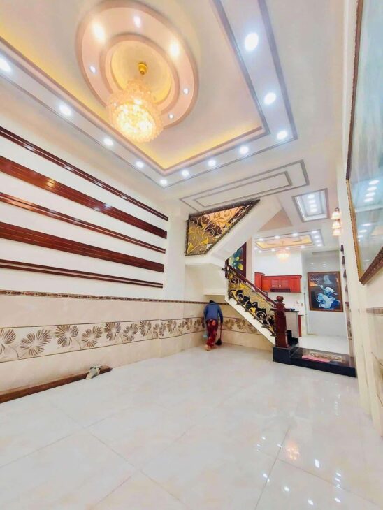 NHÀ ĐẸP, NỘI THẤT CAO CẤP, KHU DÂN TRÍ CAO XD ĐỒNG BỘ GẦN CHỢ HIỆP THÀNH.