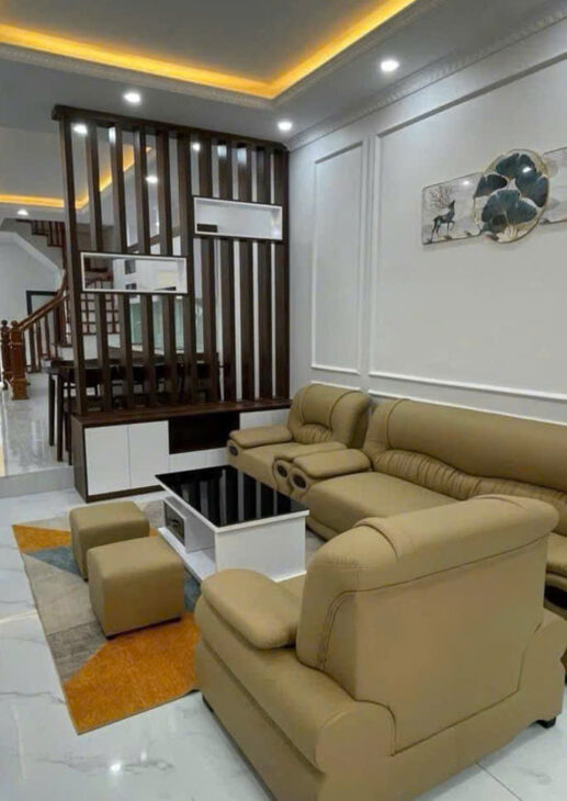 CHỦ NHÀ CẦN BÁN CẤP CĂN NHÀ XÂY 5 TẦNG, NGÕ RẤT RỘNG 2 Ô TÔ TRÁNH THOẢI MÁI, TẠI PHỐ NGỌC THỤY.