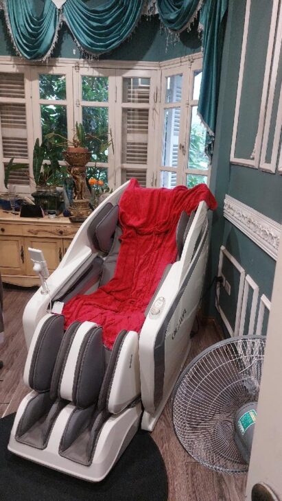 bán nhà siêu phẩm Ngô quyền 65m2 mt 4,8m mà chỉ nhỉnh 8 đ. nhà dân xây , thoáng trước sau, ngay sát