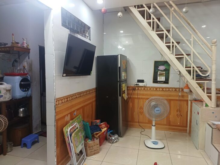 Ngày 24.10.2024 chủ hạ chào 100 triệu. Giá mới còn 2.35 tỷ. nhà 2 tầng diệm tích 35m giá 2,35 tỷ