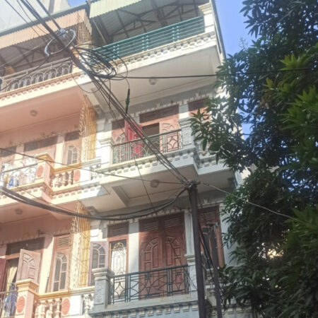 Bán nhà Lạc Long Quân Gần Hồ Tây 52m2 4 tầng 7.95 tỷ (152 triệu/1m2) Lô góc Ở sướng