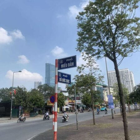 Sốc. Nhà mới Mễ Trì Thượng, Nam Từ Liêm 48m2 mặt tiền 7m, 5 Tầng, Full Nội Thất Sốc. Nhà mới Mễ Trì Thượng, Nam Từ Liêm 48m2 mặt tiền 7m, 5 Tầng, Full Nội Thất